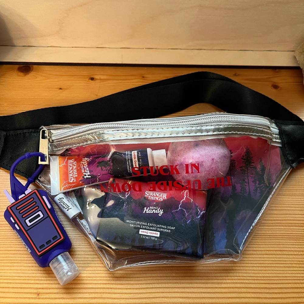 Stranger Things Popup Store Bath Set